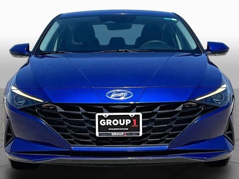 Used 2021 Hyundai Elantra SE FWD image 4