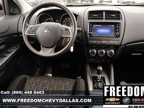 Used 2025 Mitsubishi Outlander Sport AWD image 12