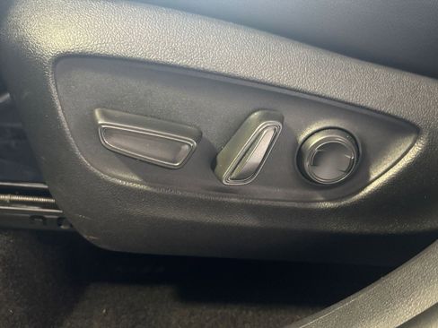 Used 2025 Toyota Grand Highlander LE image 23