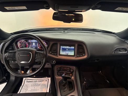 Used 2023 Dodge Challenger SXT RWD image 40