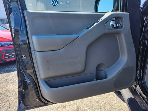 Used 2020 Nissan Frontier SV w/ Midnight Edition Floor Mats AWD/4WD image 10