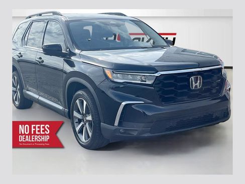 Used 2025 Honda Pilot Elite image 1