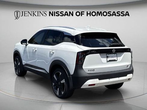 Certified 2025 Nissan Kicks SR FWD image 9