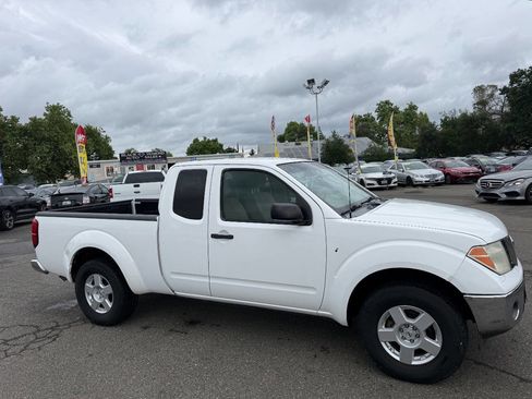 Used 2006 Nissan Frontier SE image 1