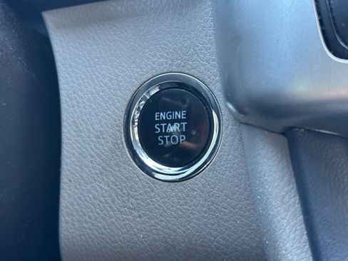 Used 2016 Toyota Highlander XLE AWD/4WD image 35