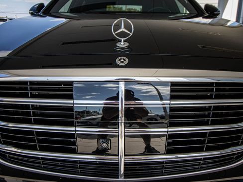 Used 2023 Mercedes-Benz S 500 4MATIC image 8