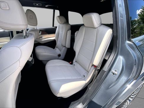 Used 2024 Mercedes-Benz GLS 450 4MATIC image 21