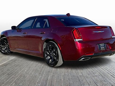 Used 2019 Chrysler 300 Touring w/ Sport Appearance Package image 12