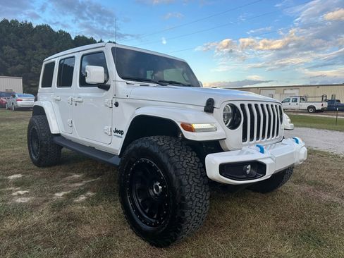 Used 2021 Jeep Wrangler Unlimited Sahara image 7