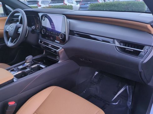 Certified 2025 Lexus RX 350 FWD image 36