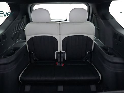 Used 2024 Kia EV9 GT-Line image 25