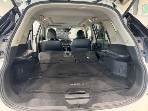 Used 2017 Nissan Rogue SL w/ SL Premium Package AWD/4WD image 8