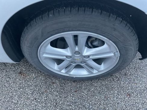 Used 2017 Chevrolet Cruze LT w/ Convenience Package image 9