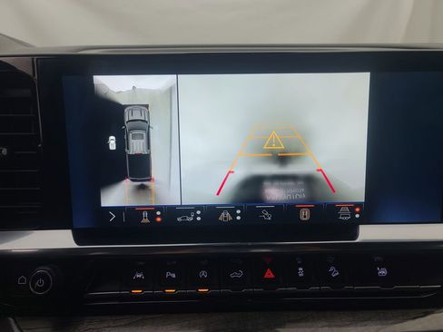 Used 2024 Chevrolet Silverado 1500 LTZ AWD/4WD image 36