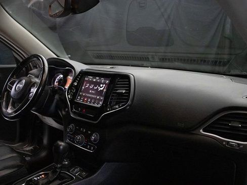 Used 2020 Jeep Cherokee Limited AWD/4WD image 16