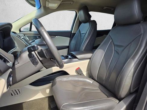 Used 2019 Lincoln Nautilus Select w/ Cargo Utility Package FWD image 16