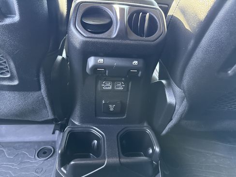 Used 2023 Jeep Gladiator Rubicon w/ Cold Weather Group image 26