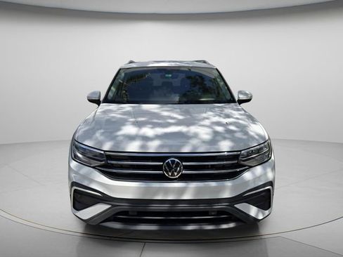 Used 2022 Volkswagen Tiguan SE image 3