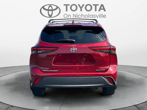 Used 2022 Toyota Highlander XLE image 5