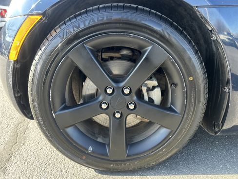 Used 2007 Pontiac Solstice w/ Preferred Package image 12