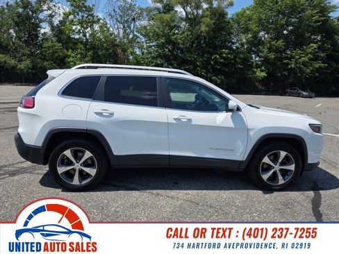 Used 2019 Jeep Cherokee Limited AWD/4WD image 6