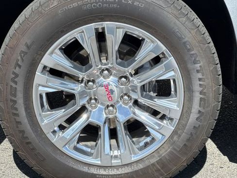 Used 2025 GMC Yukon Denali AWD/4WD image 26