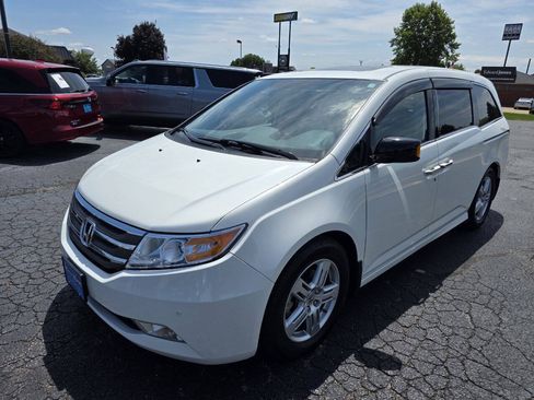 Used 2013 Honda Odyssey Touring image 3