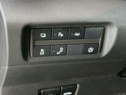 Used 2024 Nissan Kicks S FWD image 17