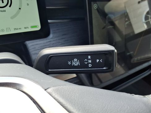 Used 2024 Rivian R1S Adventure AWD/4WD image 7