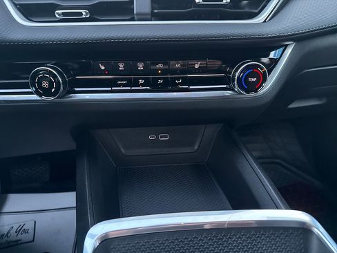 Used 2025 Chevrolet Equinox LT image 21