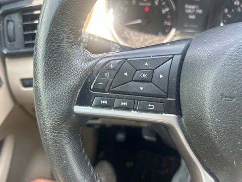 Used 2017 Nissan Rogue SL w/ SL Premium Package FWD image 21