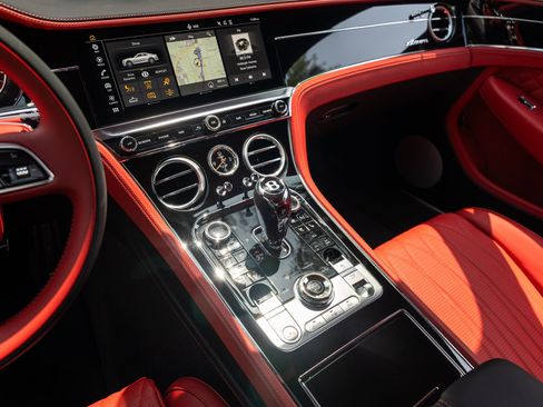 Used 2024 Bentley Continental GT Azure image 17