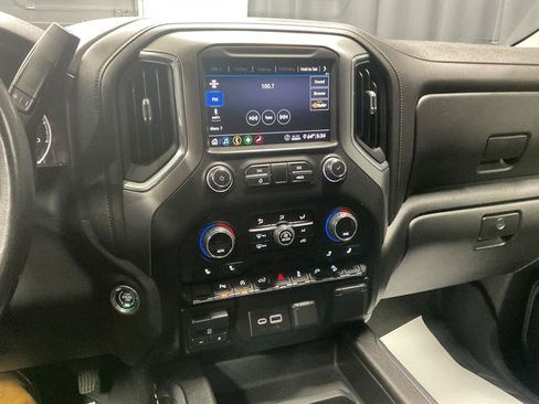 Used 2020 Chevrolet Silverado 1500 LT Trail Boss w/ Midnight Edition AWD/4WD image 27