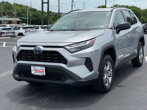 Used 2024 Toyota RAV4 LE AWD/4WD image 8