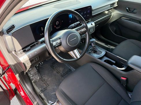 Used 2025 Hyundai Kona SEL FWD image 24