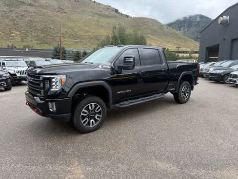 Used 2021 GMC Sierra 2500 AT4 w/ AT4 Preferred Package AWD/4WD image 2