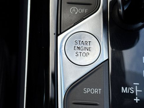 Used 2019 BMW 330i Sedan w/ Convenience Package image 21