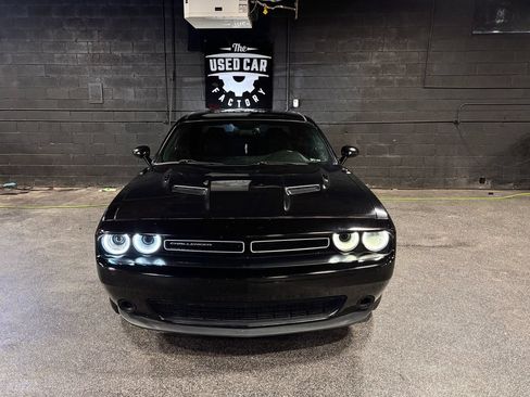 Used 2015 Dodge Challenger SXT RWD image 16