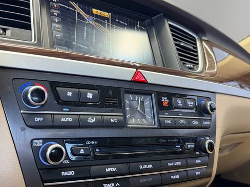 Used 2015 Hyundai Genesis 3.8 image 19