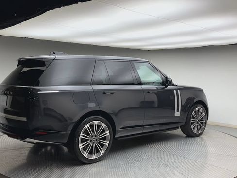 Certified 2025 Land Rover Range Rover Autobiography AWD/4WD image 2