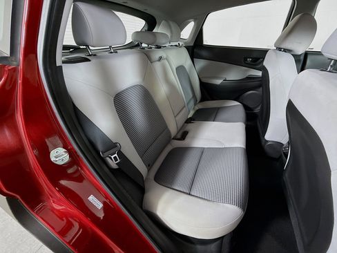 Used 2023 Hyundai Kona SE image 32