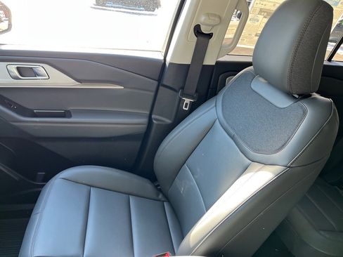 New 2026 Ford Explorer Active w/ Active Comfort Package AWD/4WD image 18