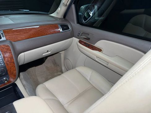 Used 2007 GMC Yukon SLT w/ SLT Preferred Equipment Group image 17