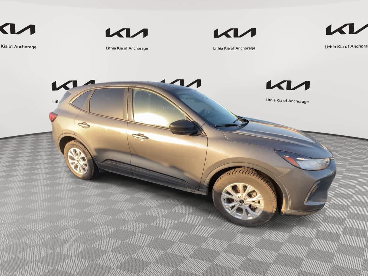 Used 2025 Ford Escape Active AWD/4WD image 3