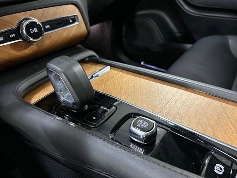 Certified 2023 Volvo XC90 B5 Plus w/ Protection Package AWD/4WD image 19