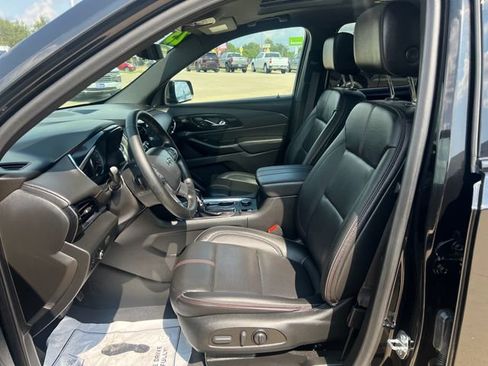 Used 2023 Chevrolet Traverse RS AWD/4WD image 12