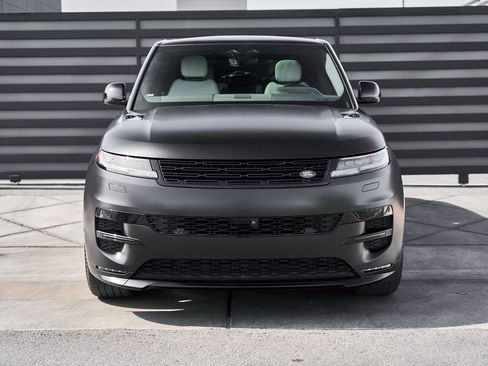 Used 2025 Land Rover Range Rover Sport Dynamic SE image 13