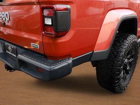 Used 2021 Jeep Gladiator Overland AWD/4WD image 15