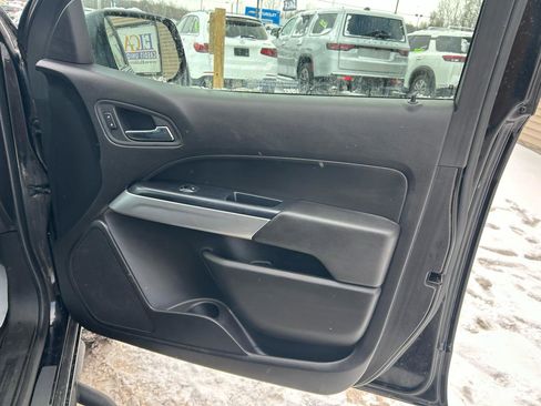 Used 2017 Chevrolet Colorado LT w/ Midnight Edition image 16