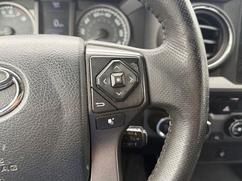 Used 2017 Toyota Tacoma TRD Sport w/ Tow Package AWD/4WD image 35